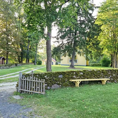 Pueha Guesthouse * Puha